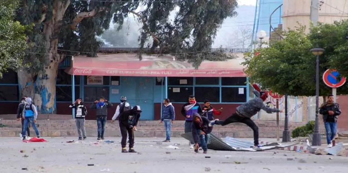 مقتل رجل أمن تونسي خلال مواجهات مع محتجين في القصرين