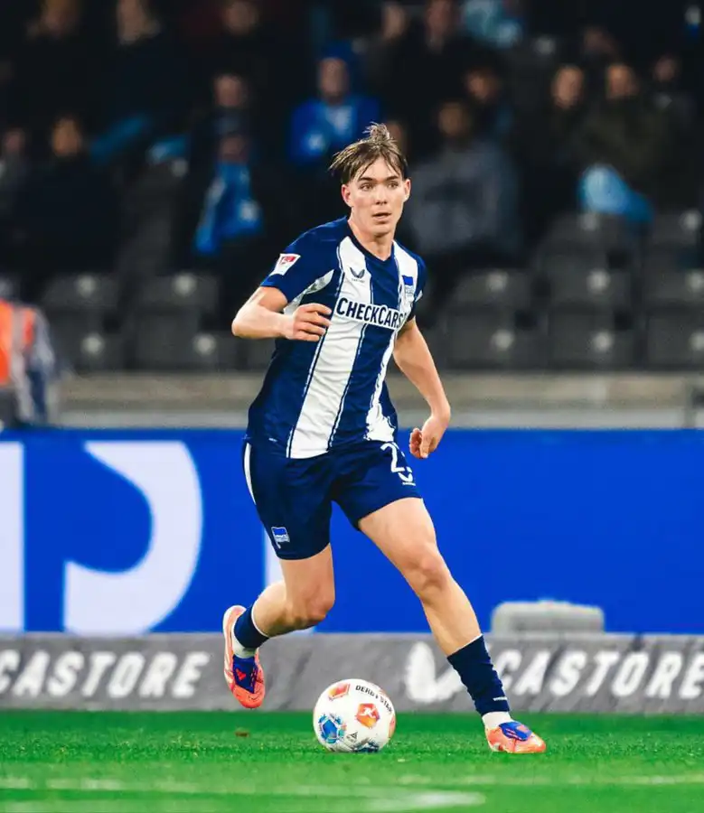 كينيث آيكهورن لاعب وسط هيرتا برلين