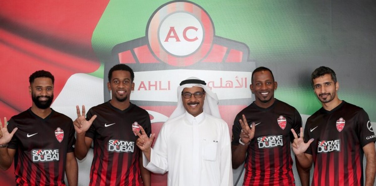 الأهلي الإماراتي يجدد عقود 4 لاعبين