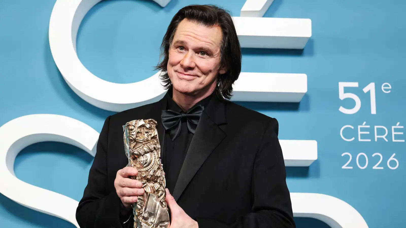 سر المظهر الغريب لجيم كاري في حفل جوائز "سيزار"