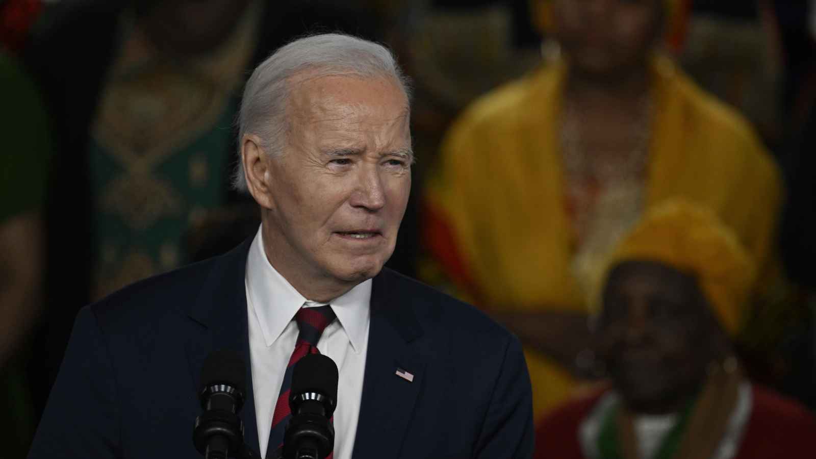 "سيلفي الوداع".. بايدن ينشر آخر صورة مع زوجته في البيت الأبيض