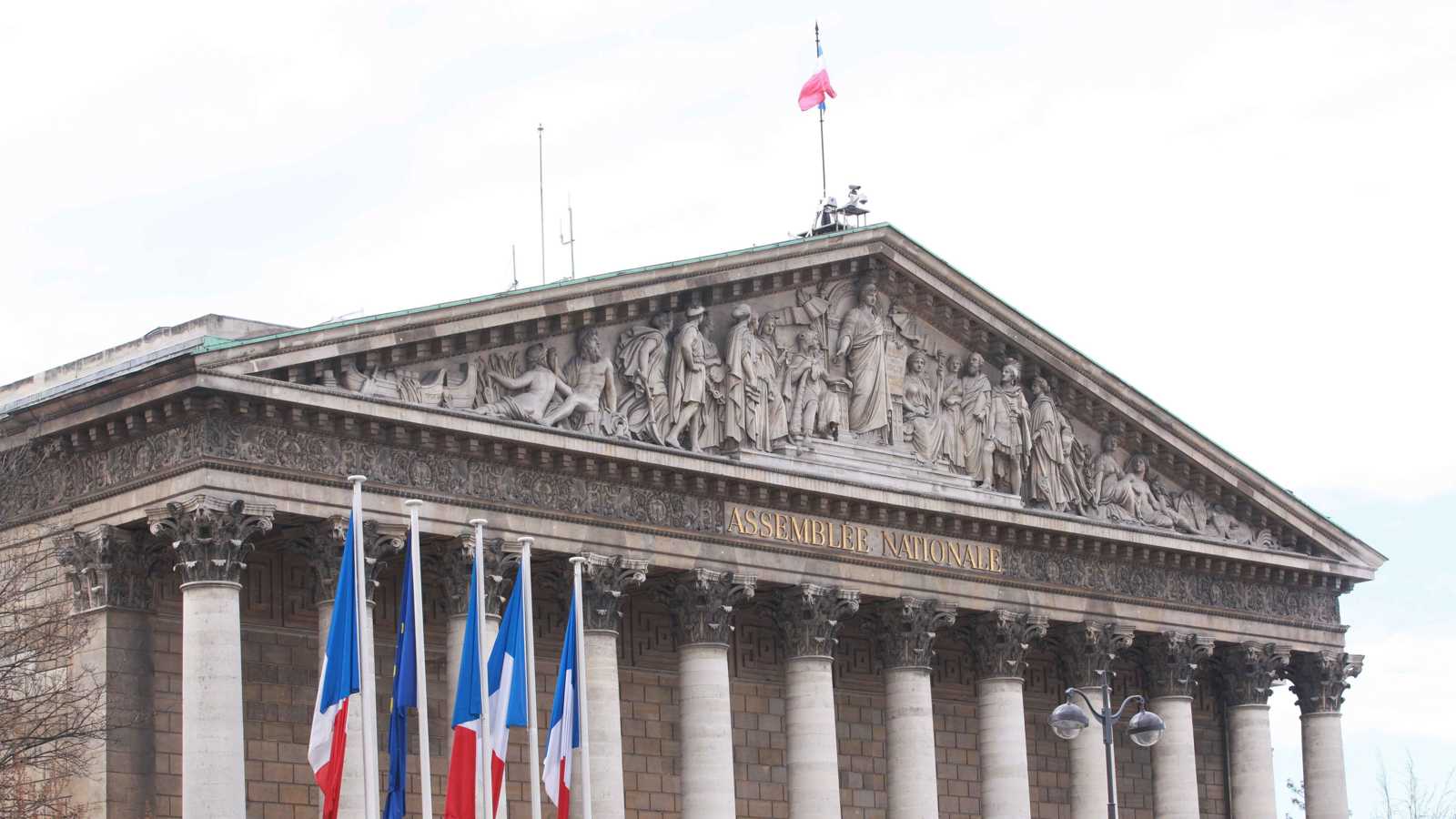 البرلمان الفرنسي يرفض تعديلا حكوميا يمس معاشات المتقاعدين