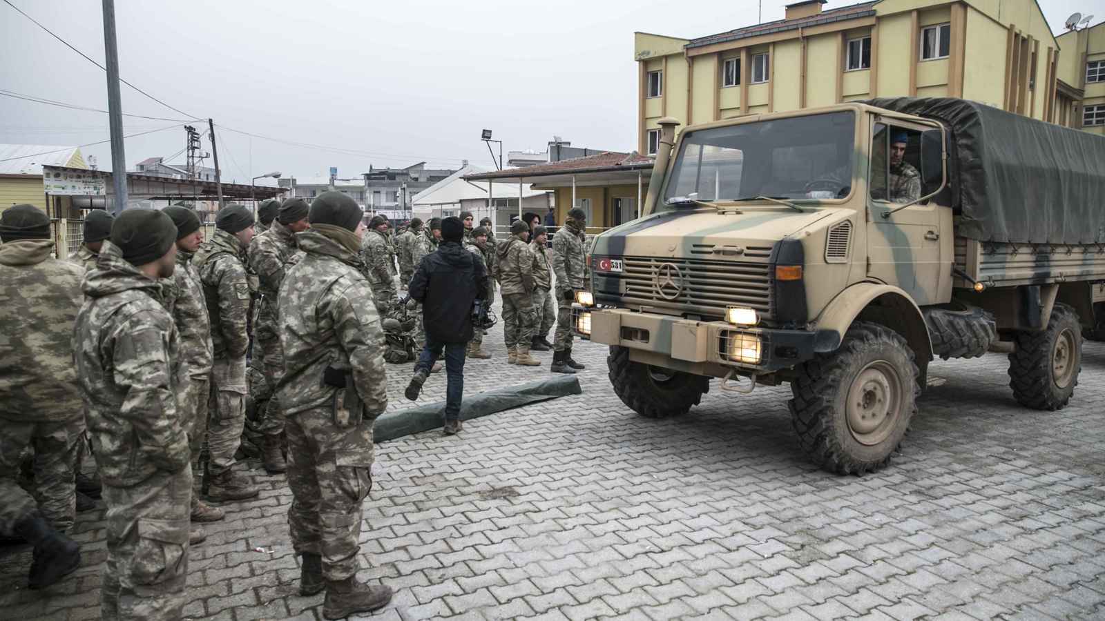 تركيا تدرس تقليص نقاط المراقبة في إدلب