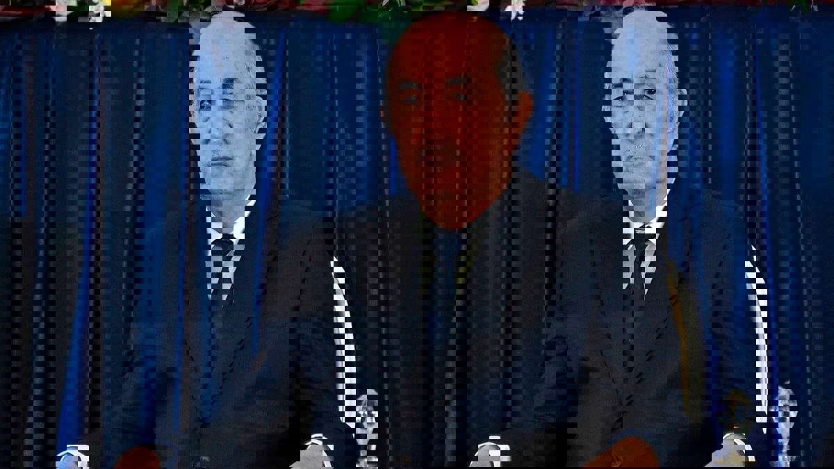 بعد عامين على إطلاقها.. هل كسب الرئيس الجزائري حربه على الفساد؟