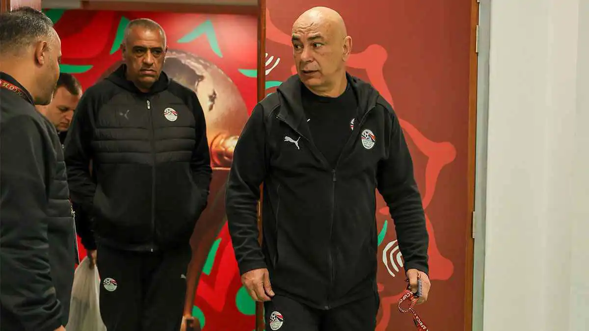 ما تفعله "حرام".. أسطورة الزمالك يهاجم حسام حسن