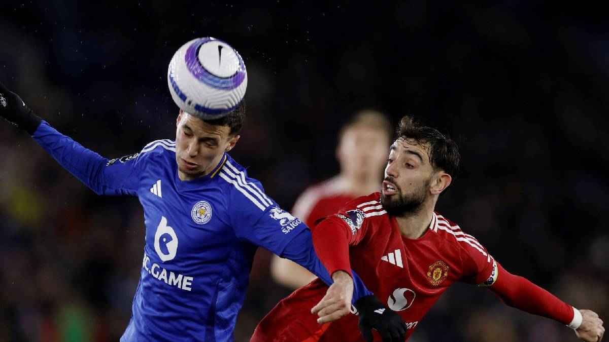 مانشستر يونايتد يضع "نيستلروي" في ورطة (فيديو)