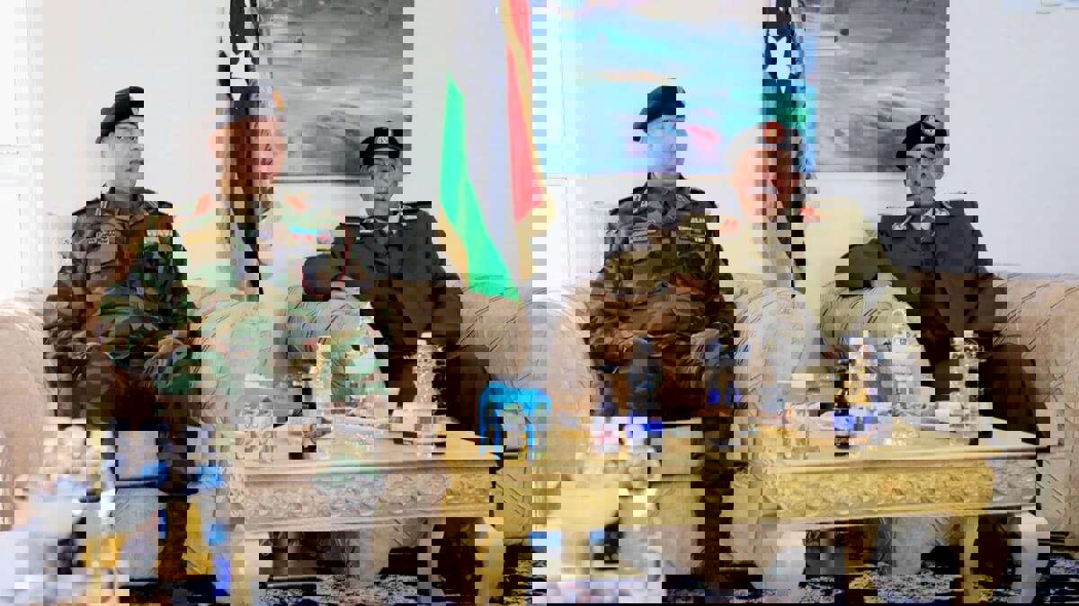 توحيد الجيش ورئيس أركان واحد.. تفاصيل لقاء الناظوري والحداد في ليبيا