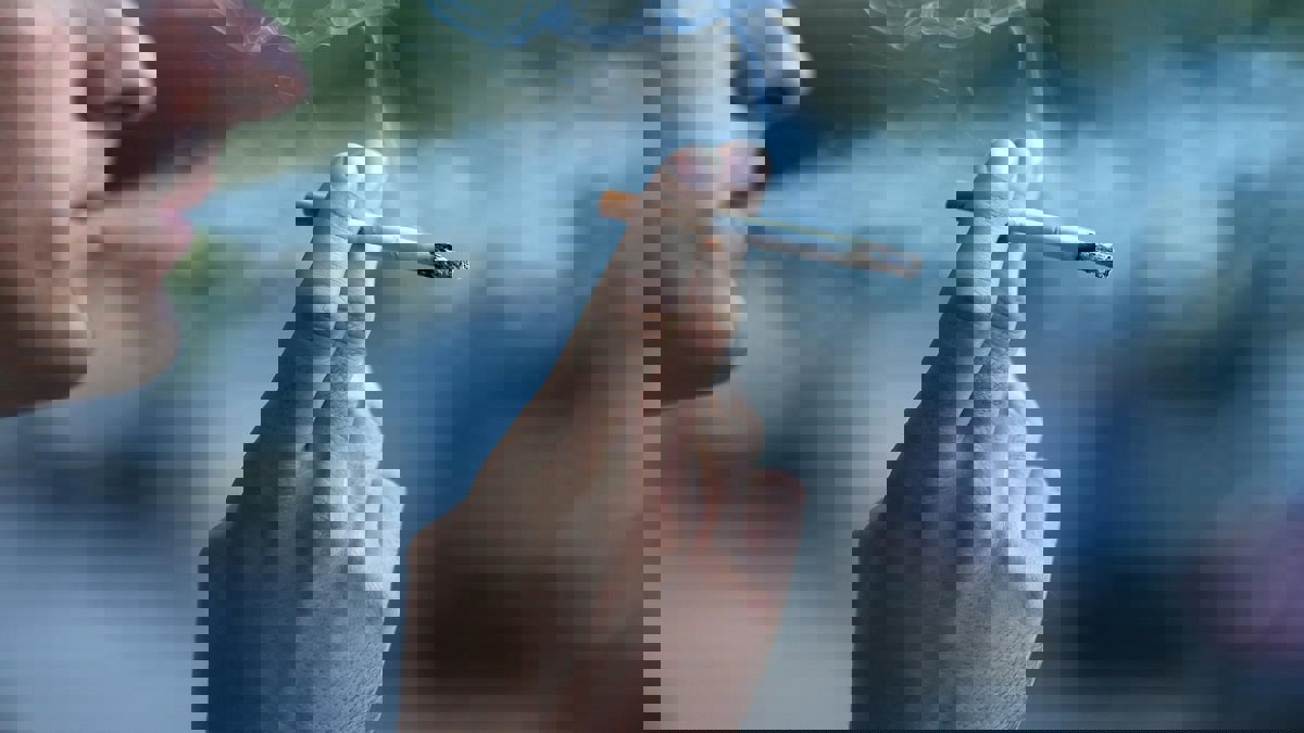 شركة للسجائر تملك إسرائيل حصة منها تفتح مكتبًا لها في إيران