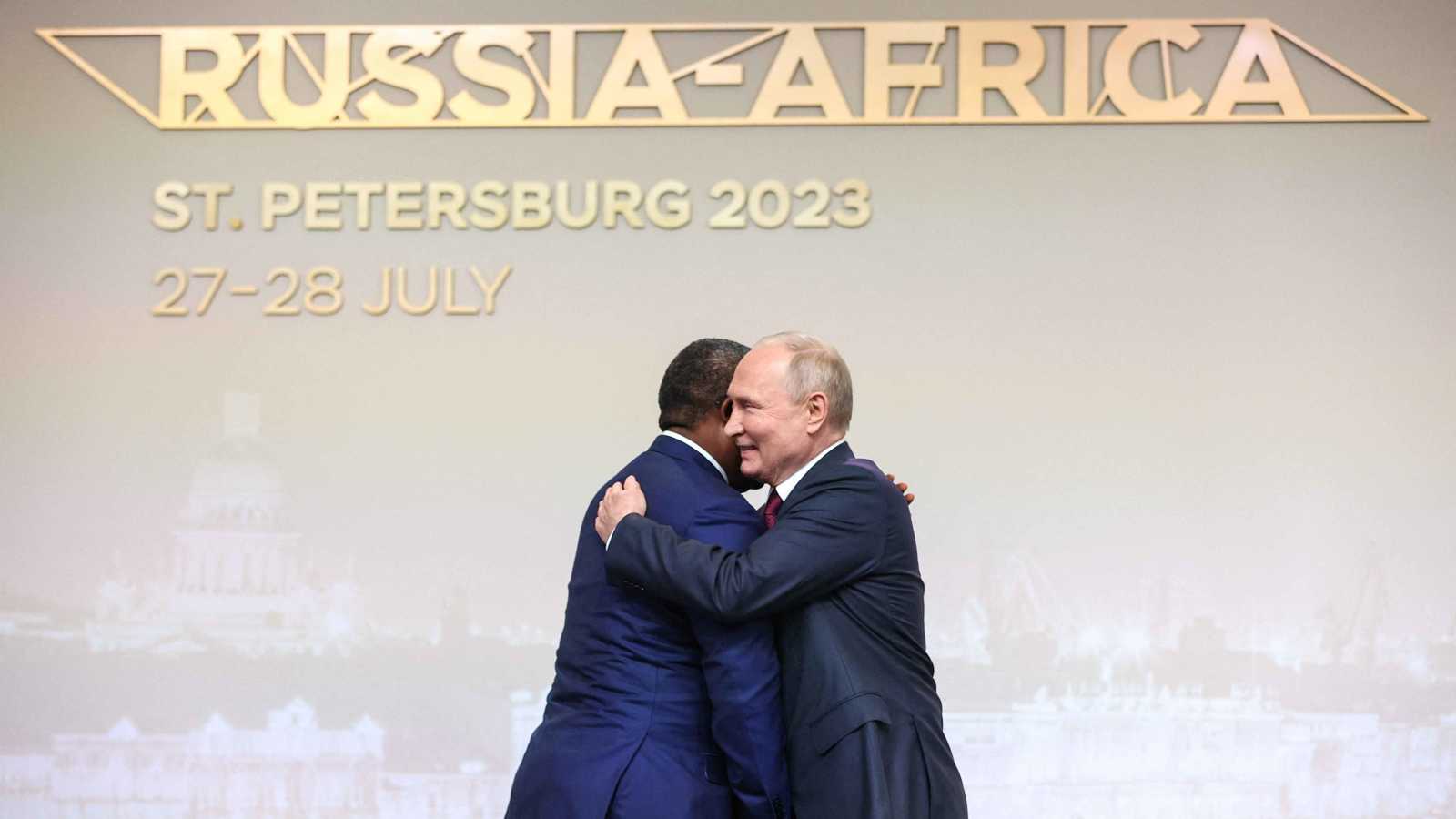 الصراع يتصاعد في غرب أفريقيا.. سباق روسي–أمريكي للسيطرة على "الموانئ الأطلسية"