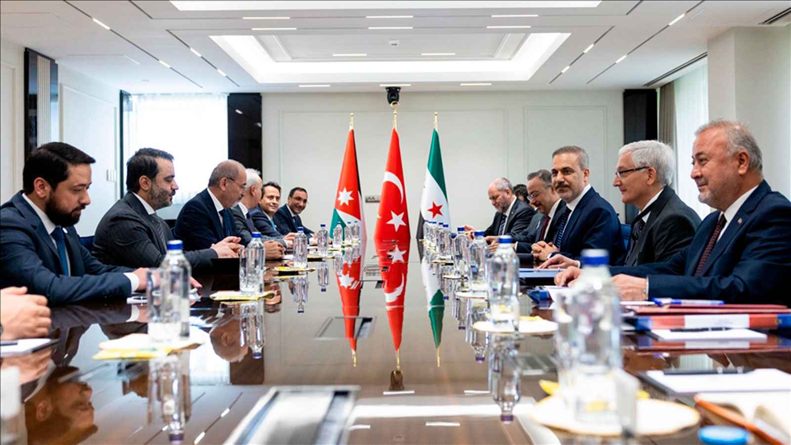 هل يفضي اجتماع أنقرة الثلاثي إلى "تسويات إقليمية" قادمة؟