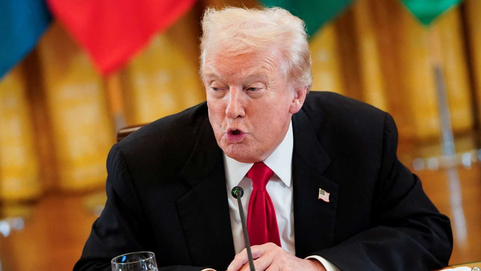 "لن تغادروا واشنطن".. ترامب يطالب "الشيوخ" بإنهاء الإغلاق الحكومي فوراً