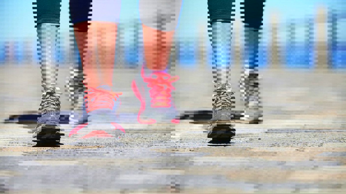 ما العلاقة بين سرعة المشي والشيخوخة؟