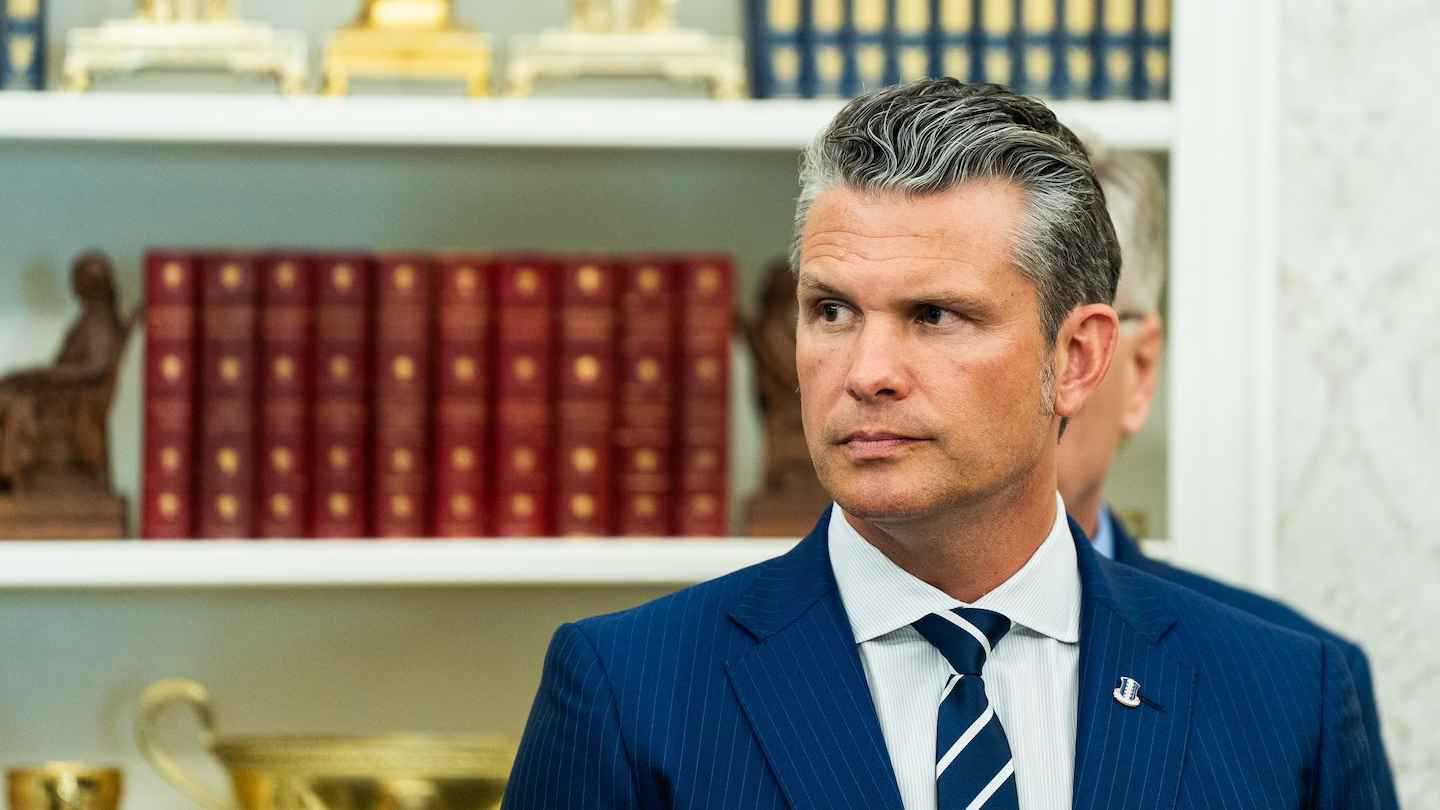 هيغسيث: 6 قتلى بضربة أمريكية استهدفت قاربا في البحر الكاريبي