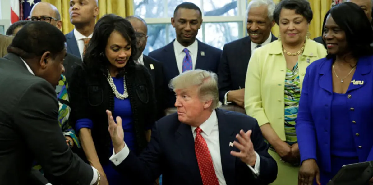 ترامب يبحث طرح تشريع جديد بشأن الهجرة