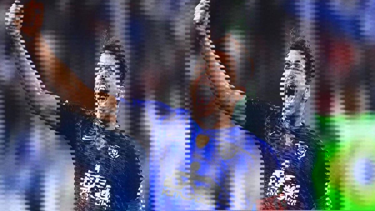 نادي الهلال السعودي يدرس تمديد عقد كارلوس إدواردو.. ومطالبه تعرقل انضمامه للأهلي