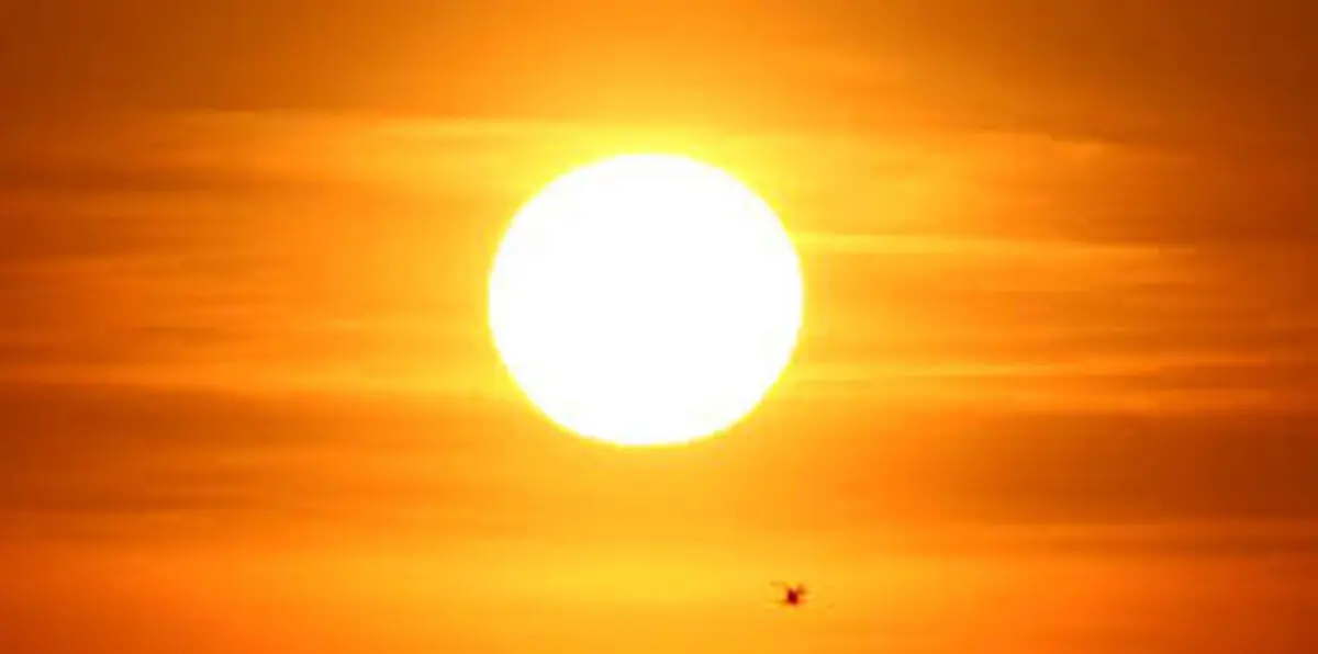 ناسا تكشف عن بقعة كبيرة على الشمس (صورة)