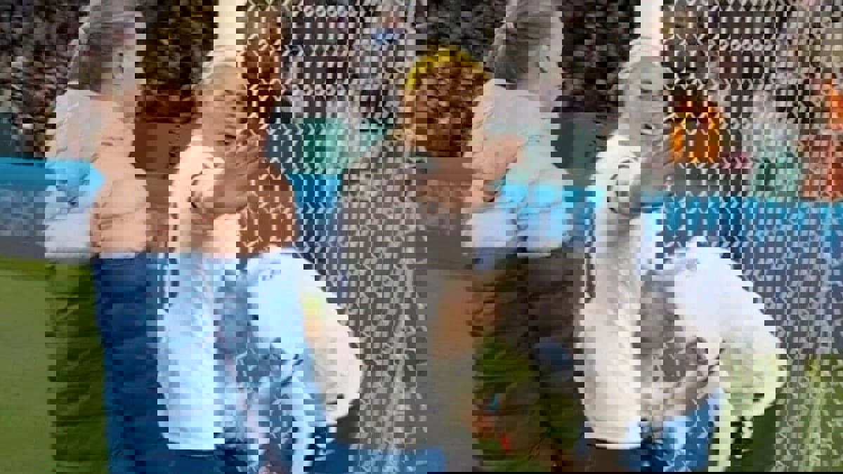 إشادة بكلوي كيلي لاعبة إنجلترا بعد مواساة حارسة نيجيريا