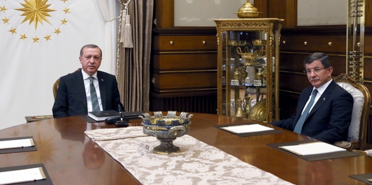 ‫أردوغان يقلّل من تأثير تنحّي أوغلو ويدعو لتسريع إقرار النظام الرئاسي‬‎