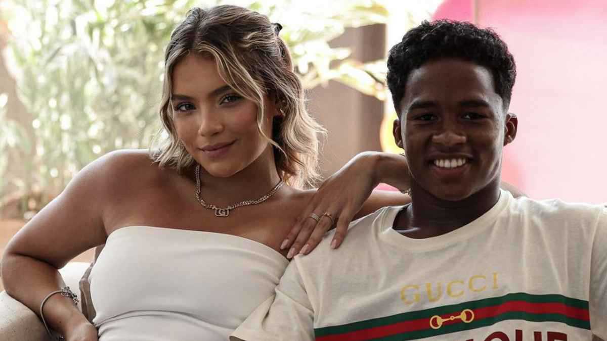 5 صور مثيرة من شهر عسل نجم ريال مدريد وصديقته