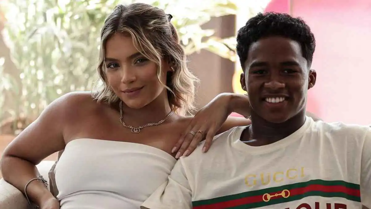 5 صور مثيرة من شهر عسل نجم ريال مدريد وصديقته