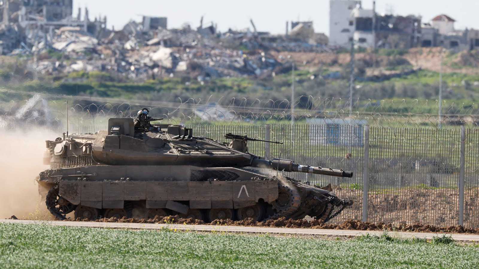 لتدمير الأنفاق والمباني.. الجيش الإسرائيلي يكثف عملياته في الخط الأصفر