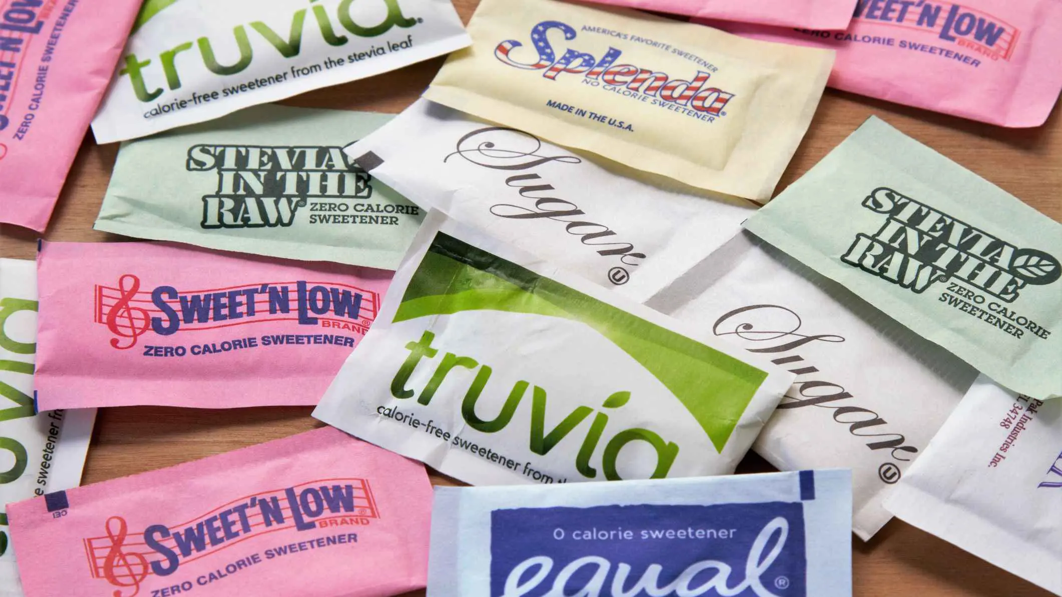 هل تُعتبر المُحليات الصناعية خيارًا أكثر أمانًا من السكر؟