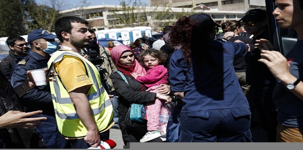 لاجئون يحتجّون على اتفاق الهجرة بين تركيا وأوروبا