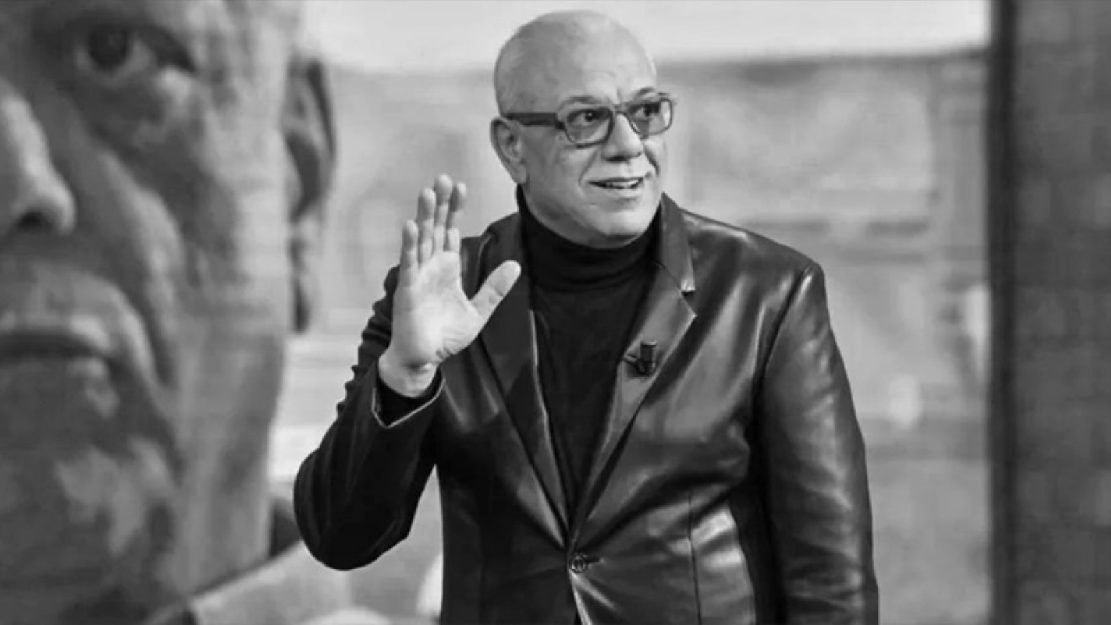 بعد رحيله المفاجىء.. من هو فتحي الهداوي "عميد المسرح التونسي"؟ (صور)