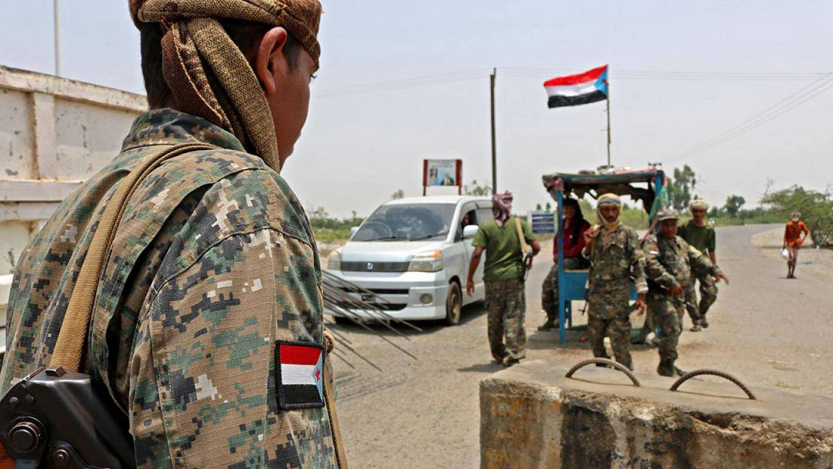 أنباء عن سيطرة الجيش اليمني على معسكر طارق الاستراتيجي قرب صنعاء