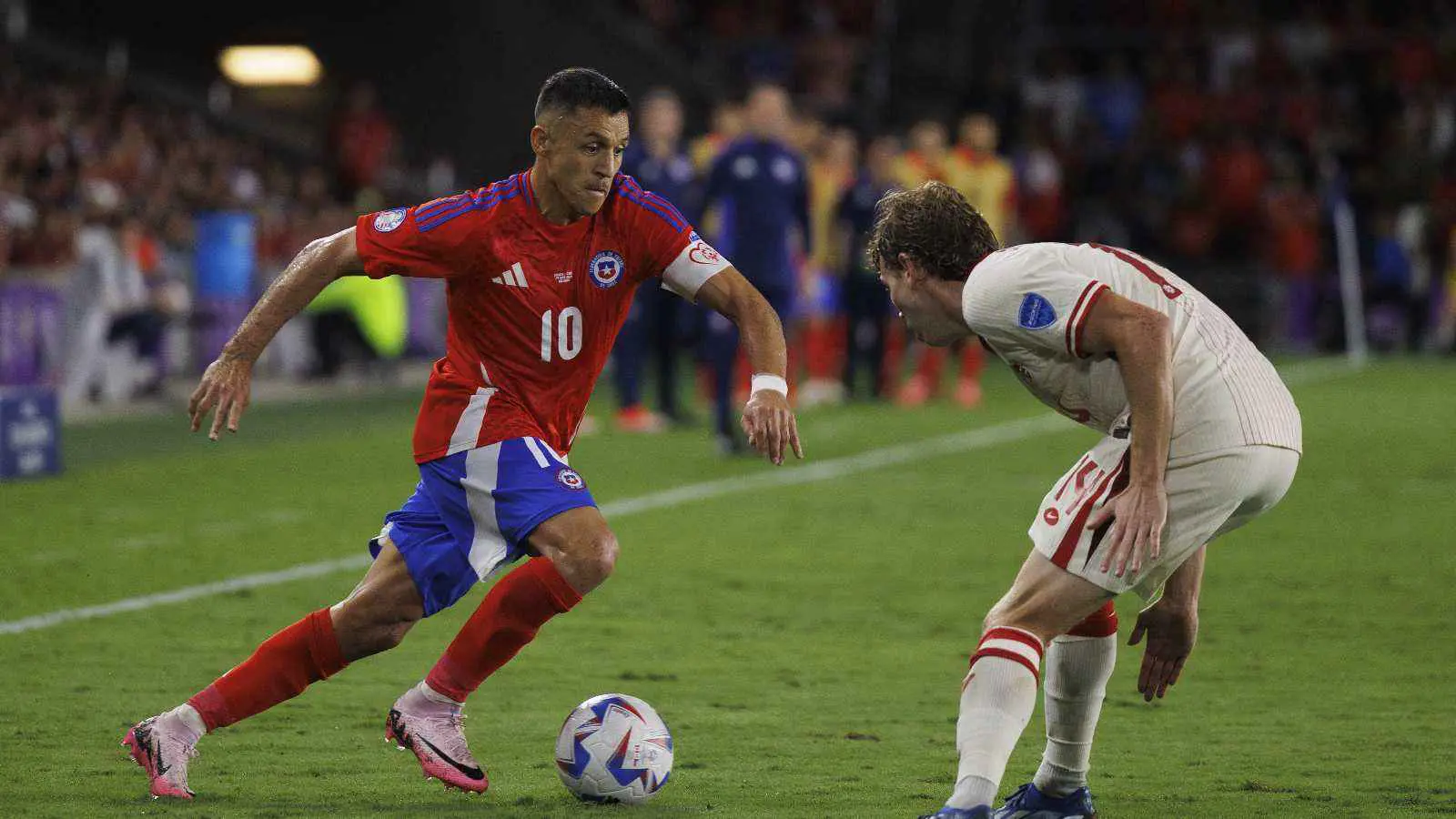 إنتر الإيطالي يستغنى عن كوادرادو وسانشيز