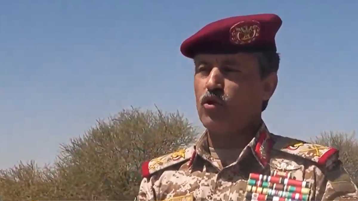 صحيفة عبرية تكشف عن "احتضار" وزير دفاع الحوثيين ناصر العطافي