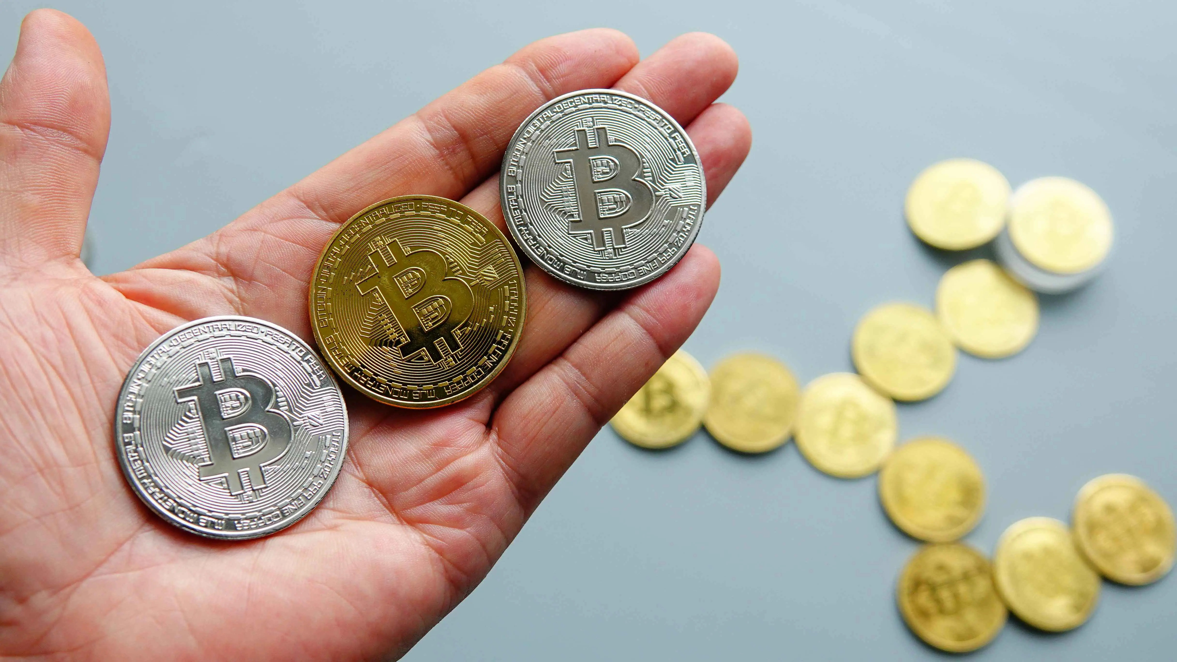 هل ستتبنّى البنوك الأمريكية العملات الرقمية رسميًا في 2025؟‎