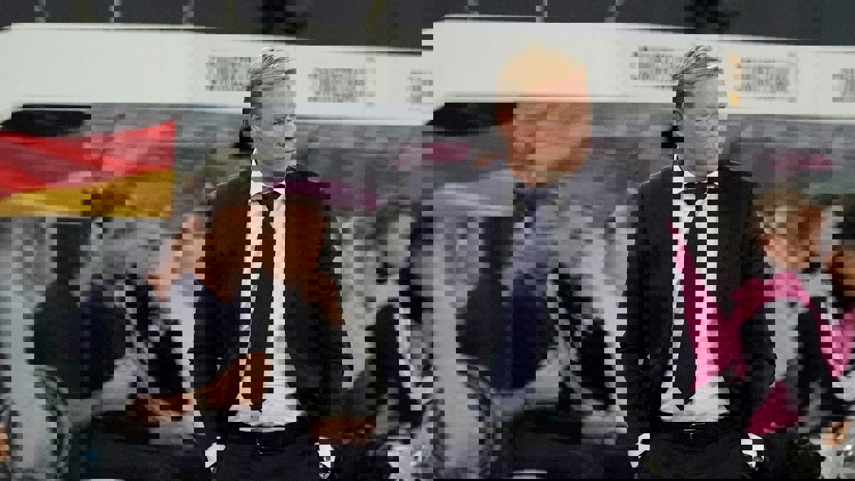 بعد أنباء رحيل كومان عن هولندا.. مستقبل فالفيردي مع برشلونة في خطر