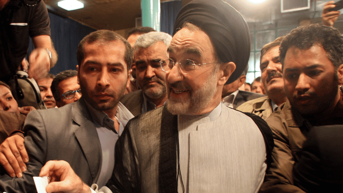 خاتمي: نحن بعيدون عن إجراء انتخابات حرة في إيران