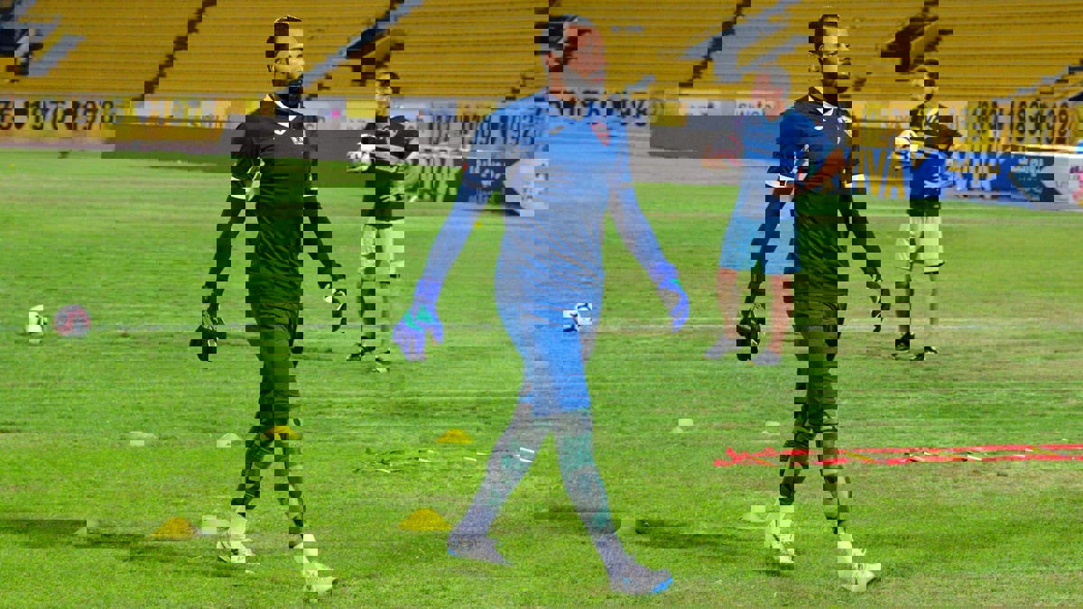 إصابة جنش بقطع في وتر "إكليس" واستبعاده من منتخب مصر