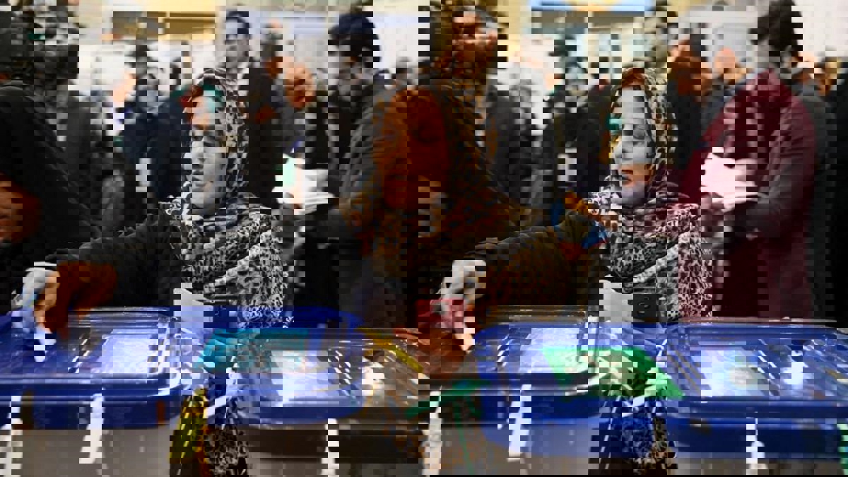 إيران تسجل أقل نسبة مشاركة بالانتخابات البرلمانية الإيرانية منذ 1979