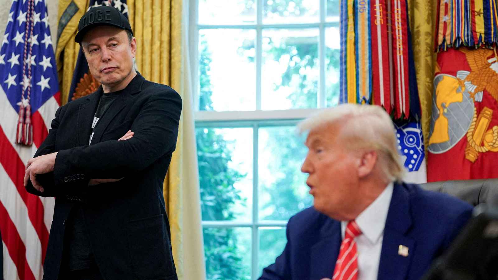 ترامب يشهر سلاح الترحيل بوجه ماسك