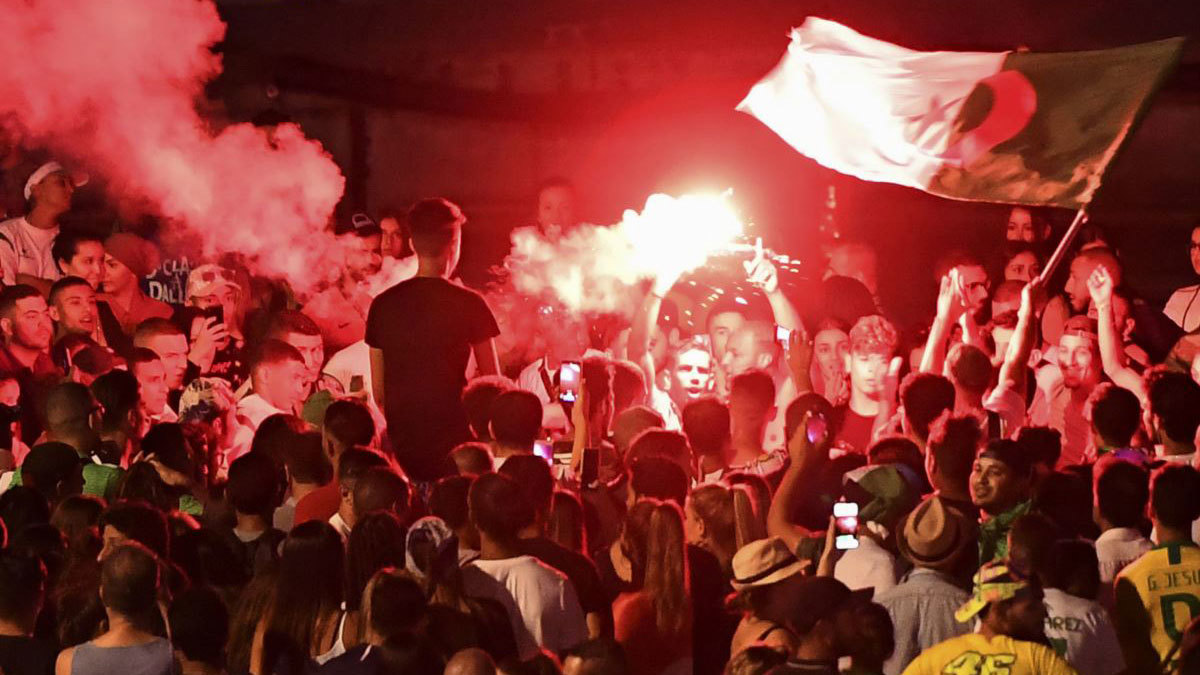 وفاة فتاة مغربية أثناء الاحتفال بفوز الجزائر في أمم أفريقيا