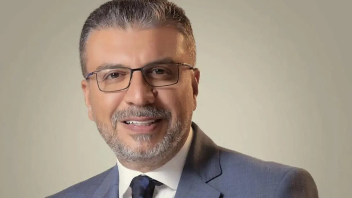 إصابة الإعلامي عمرو الليثي أثناء تصوير "واحد من الناس"
