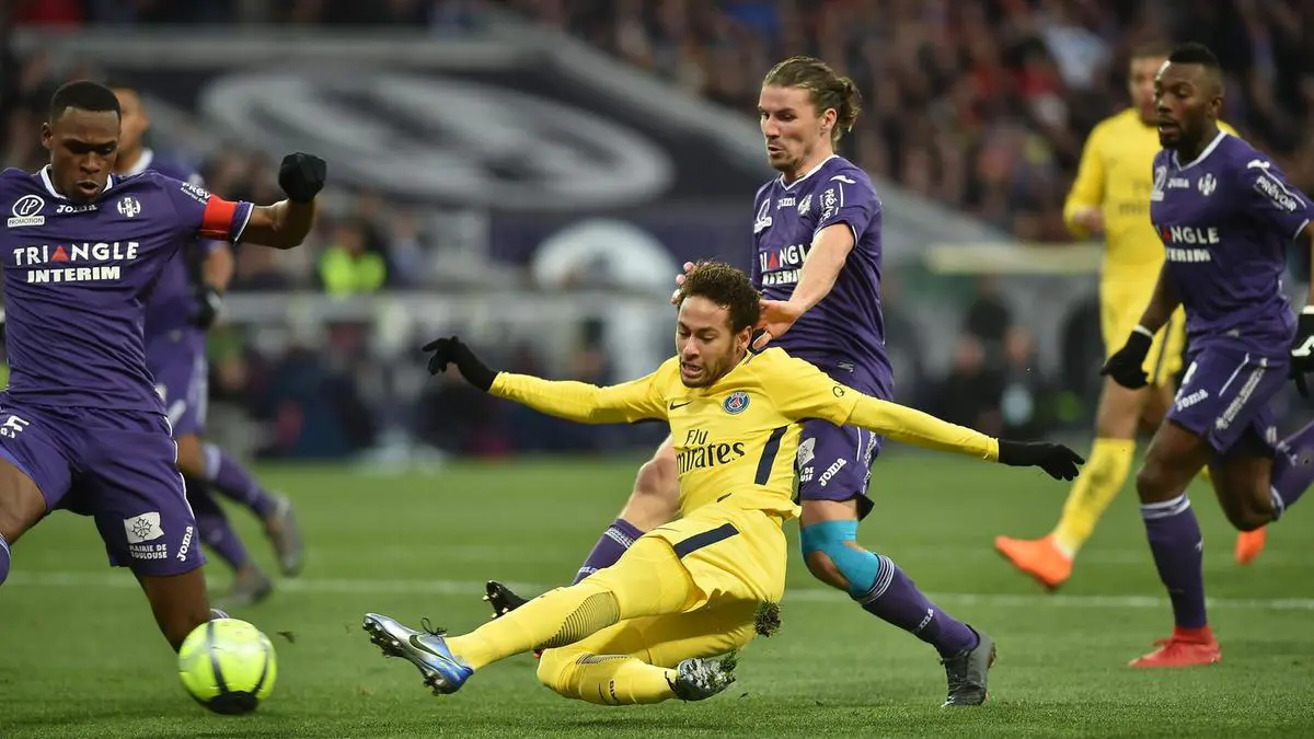 نادي برشلونة يرد على مهلة نيمار بطلب أشد قسوة