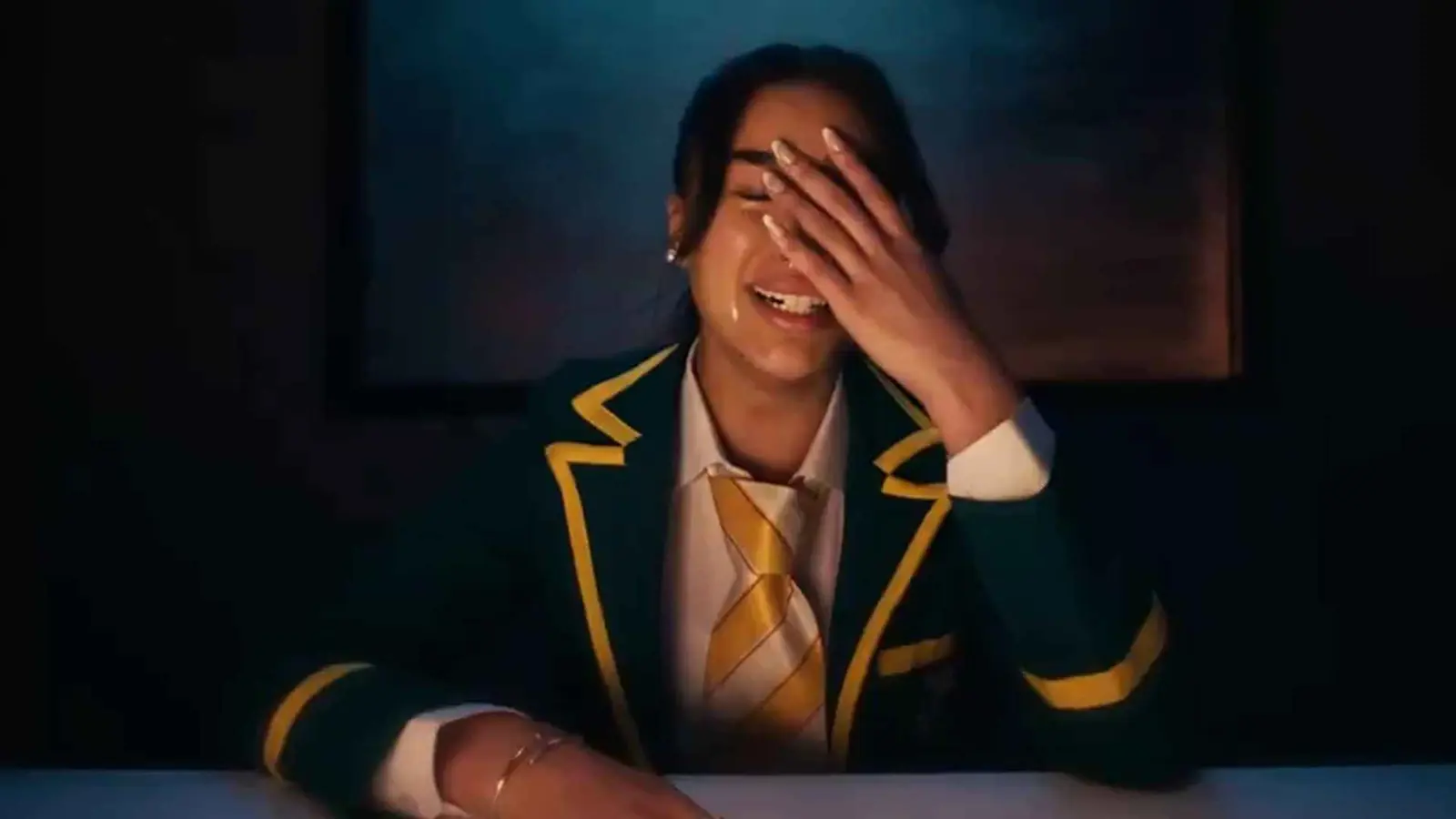 من أين جاءت فكرة مسلسل "مدرسة النخبة" الكويتي؟ (فيديو)