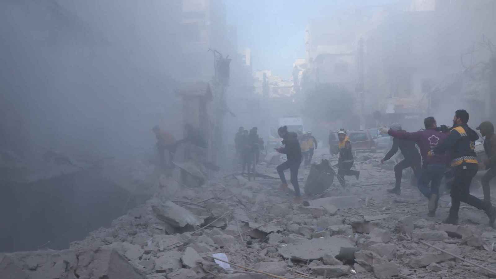 منظمة سورية معارضة: مقتل أكثر من 25 شخصا إثر غارات على إدلب وحلب