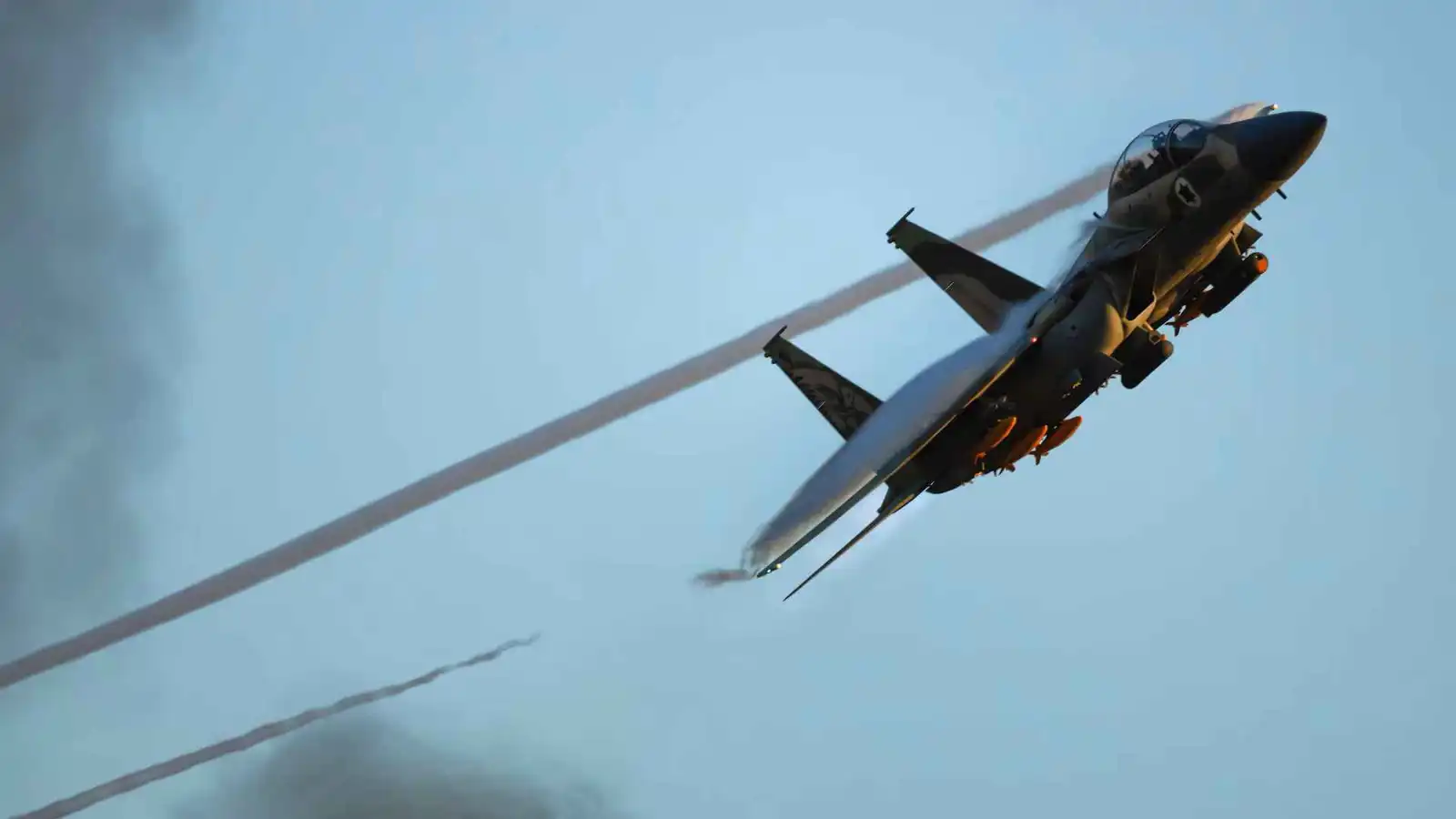 الجيش الإسرائيلي: نفذنا 700 طلعة جوية خلال 24 ساعة (فيديو)