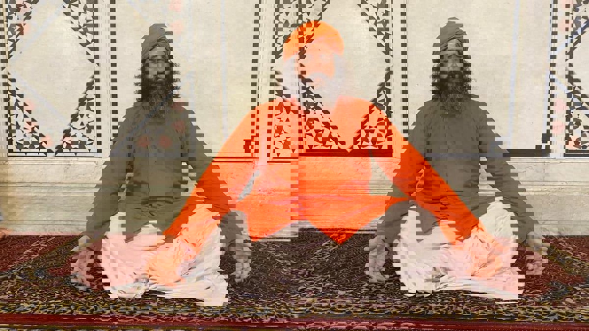 "طقوس غريبة" داخل الجامع الأموي تثير جدلا بسوريا.. و"الأوقاف" تعلق