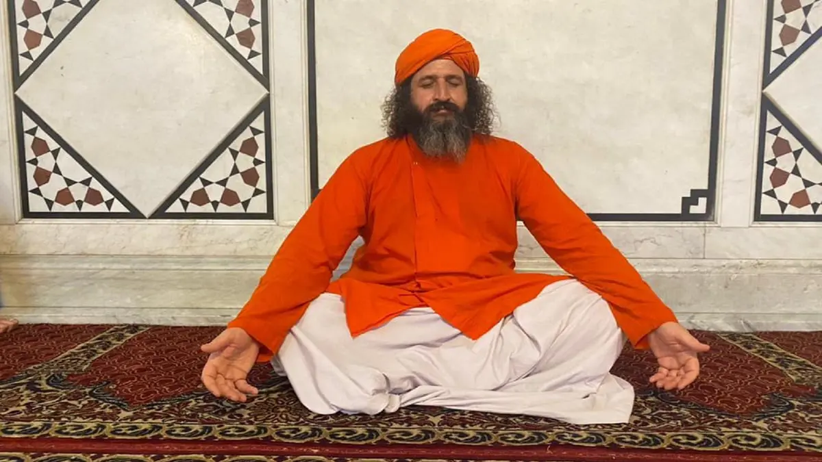 "طقوس غريبة" داخل الجامع الأموي تثير جدلا بسوريا.. و"الأوقاف" تعلق