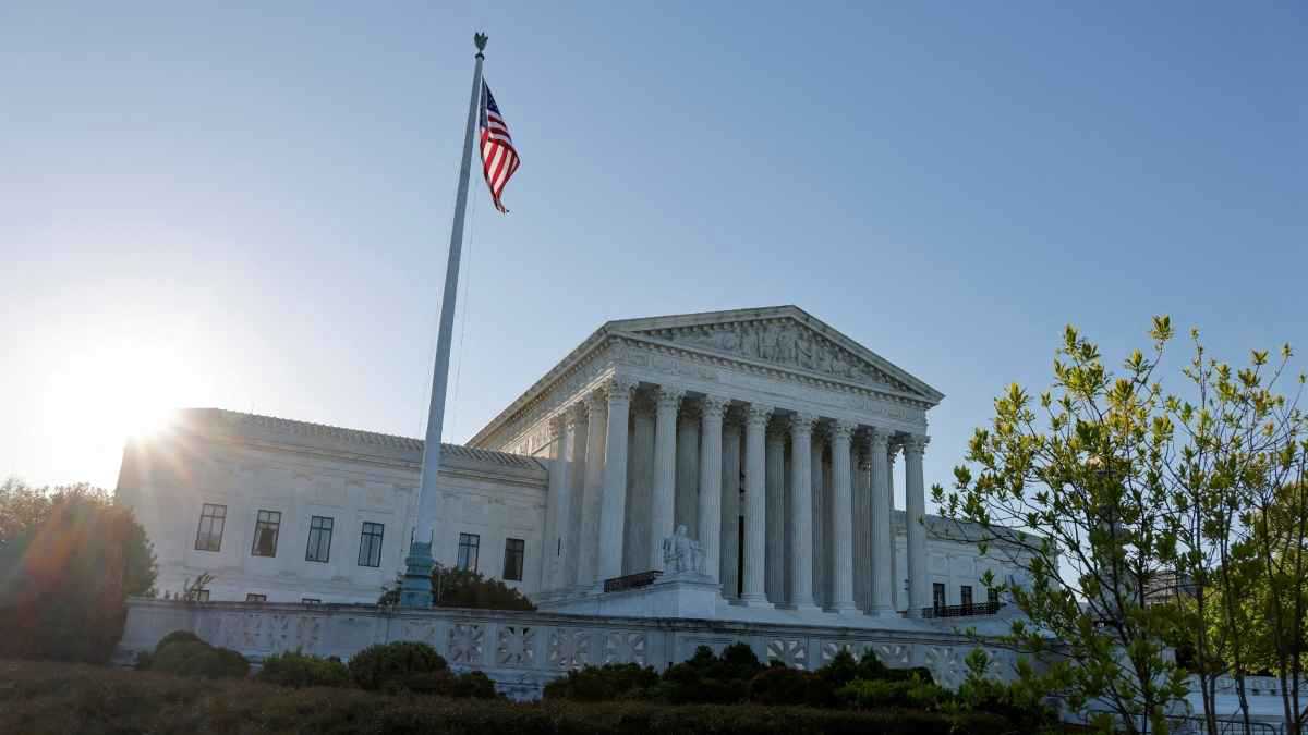 المحكمة العليا الأمريكية تؤيد حظر إصدار جوازات سفر "جنس ثالث"