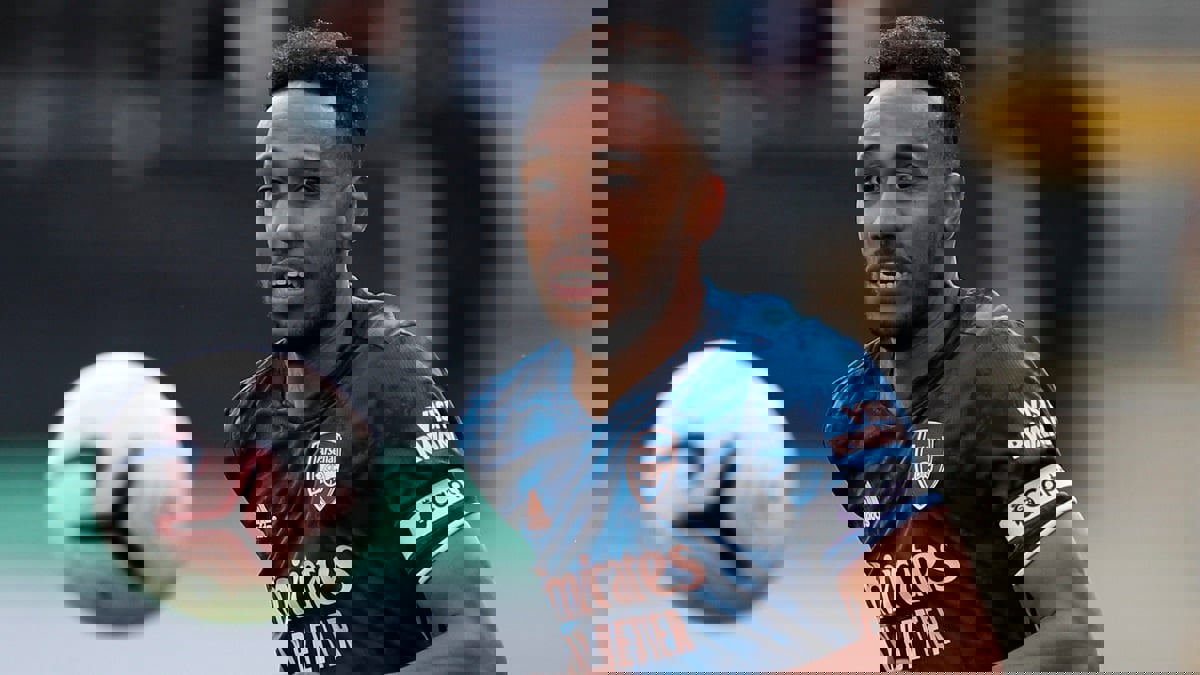 تقرير: أوباميانغ رفض عرضا من برشلونة قبل التجديد لآرسنال