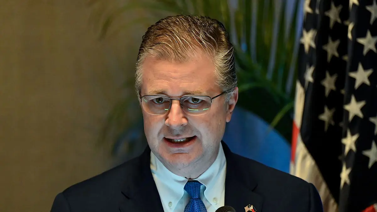 ما أهداف واشنطن من إرسال كريتنبرينك إلى بكين؟
