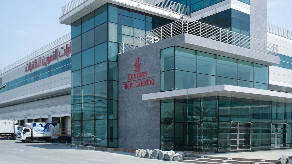 "طيران الإمارات" تعقد شراكة لإنتاج وجبة "الكوشر" اليهودية
