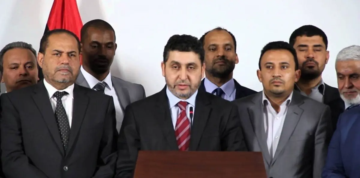 "الغويل" يسلّم السلطة لحكومة السراج بعد زيارة المبعوث التركي